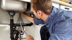 24/7 emergency plumber Harpenden responding to urgent plumbing call